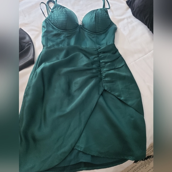 Selfie Leslie Aphrodite Molded Cup Party Dress Forest Green XS - Picture 4 of 10
